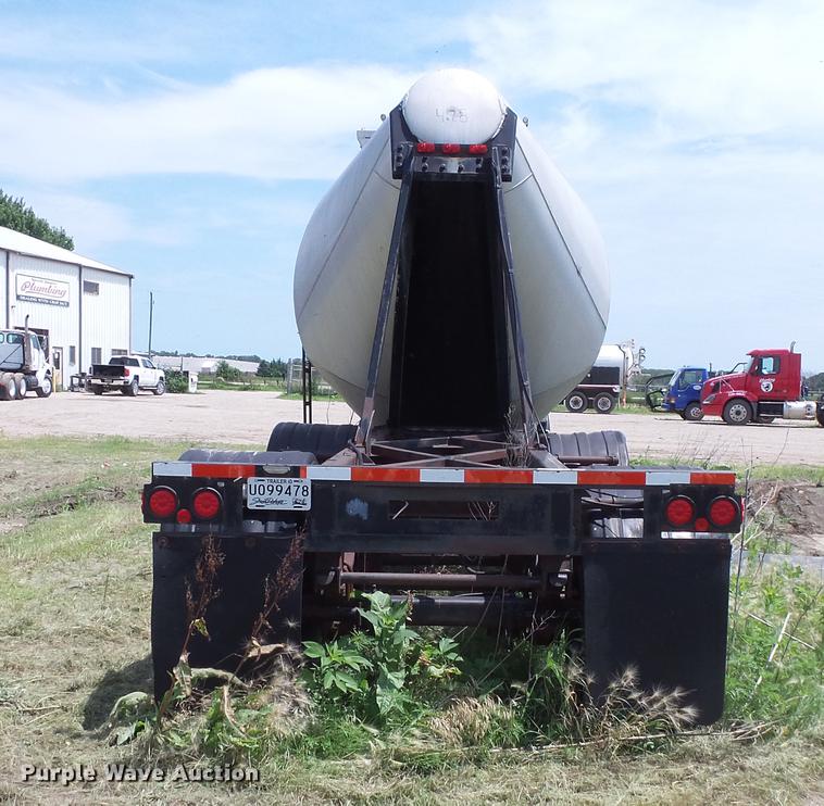 image for item DV9418 1975 Fruehauf dry bulk tank trailer