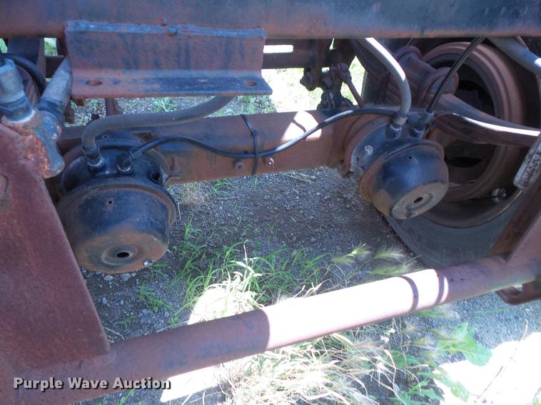 image for item DV9418 1975 Fruehauf dry bulk tank trailer