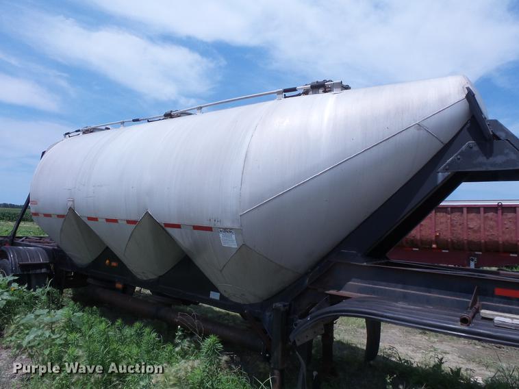 image for item DV9418 1975 Fruehauf dry bulk tank trailer