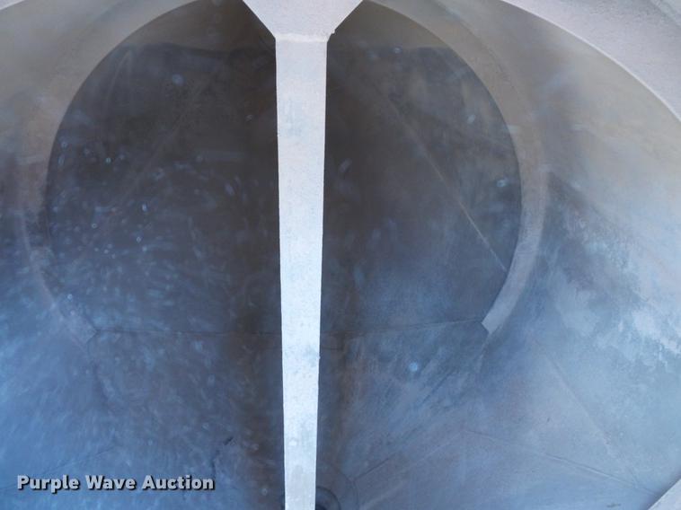 image for item DV9418 1975 Fruehauf dry bulk tank trailer