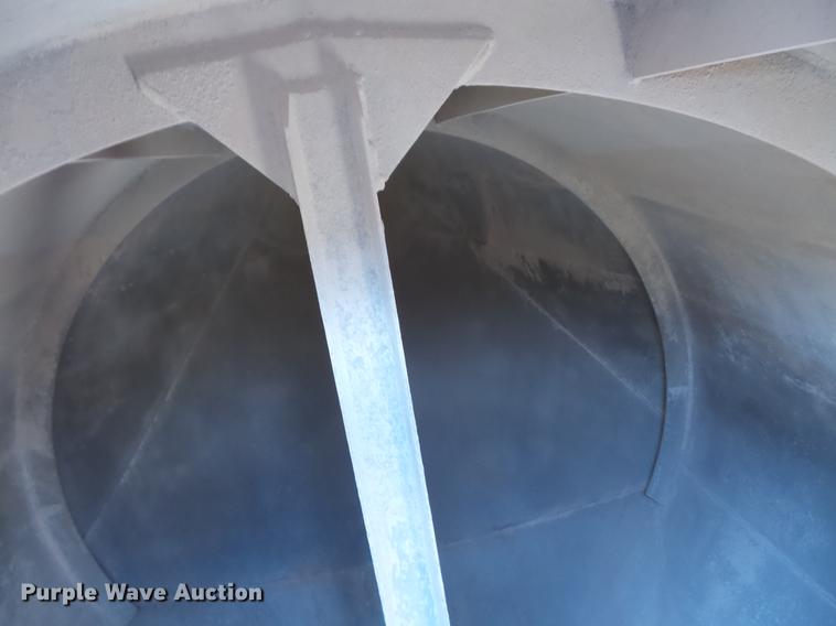 image for item DV9418 1975 Fruehauf dry bulk tank trailer