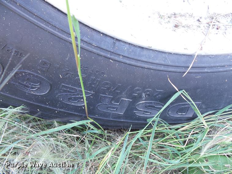 image for item DV9418 1975 Fruehauf dry bulk tank trailer