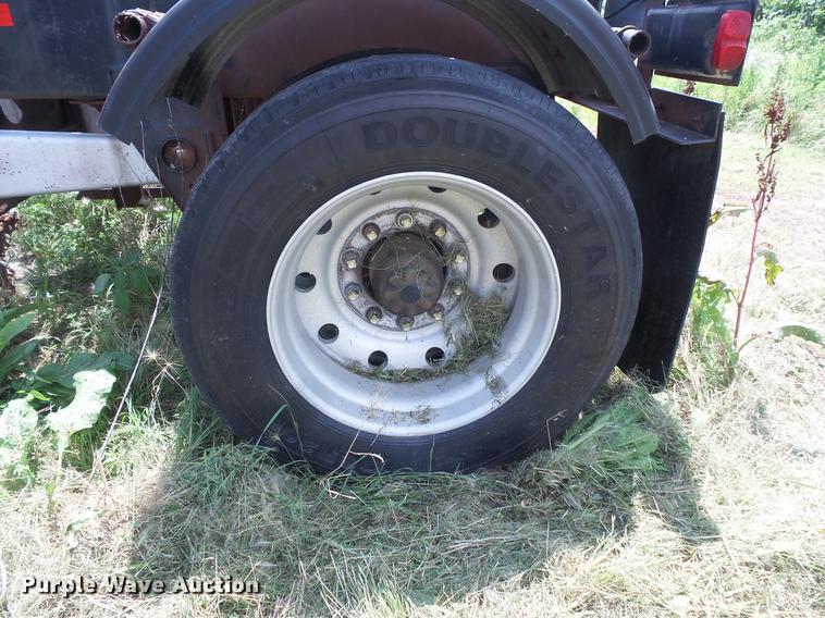 image for item DV9418 1975 Fruehauf dry bulk tank trailer