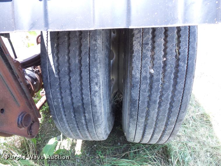 image for item DV9418 1975 Fruehauf dry bulk tank trailer