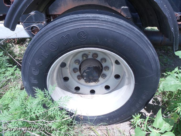 image for item DV9418 1975 Fruehauf dry bulk tank trailer