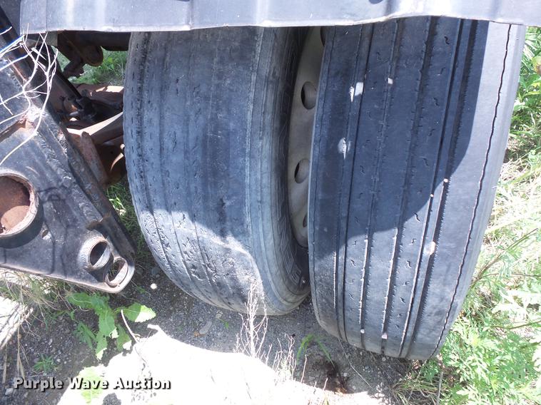 image for item DV9418 1975 Fruehauf dry bulk tank trailer