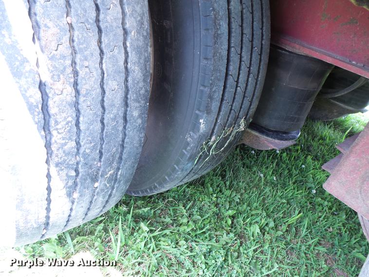 image for item DV9420 1996 Trail King TK70MG-482 double drop deck equipment trailer