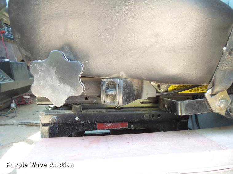 image for item DV9444 1995 International 9200 semi truck