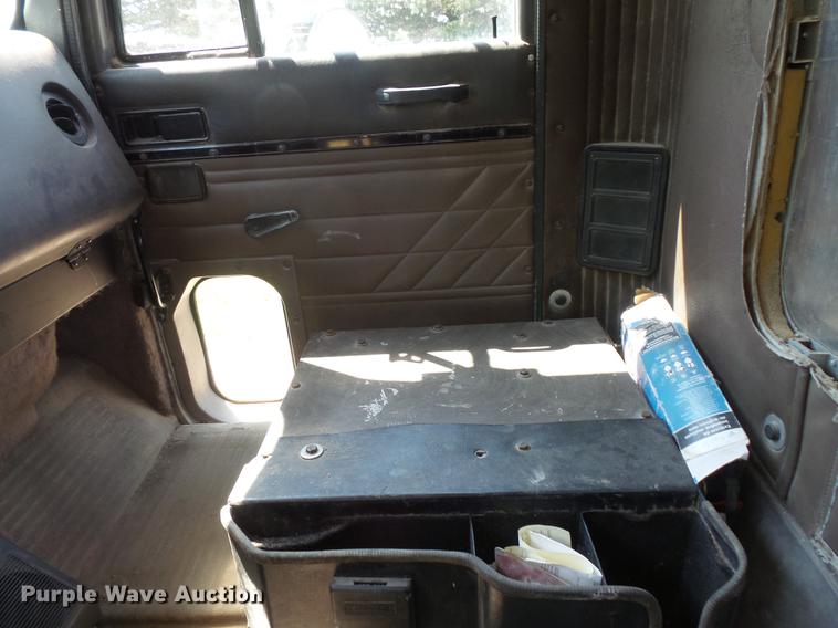 image for item DV9444 1995 International 9200 semi truck