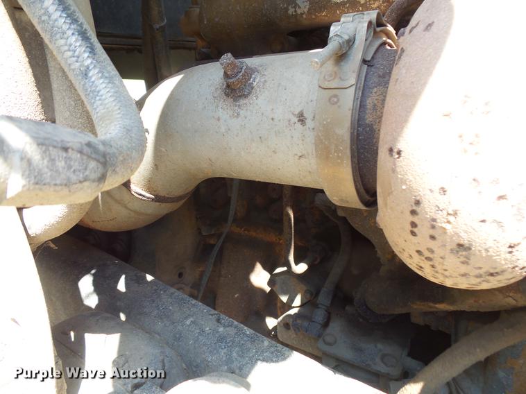 image for item DV9444 1995 International 9200 semi truck