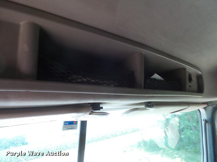 image for item DV9445 2005 Mack CXN613 semi truck