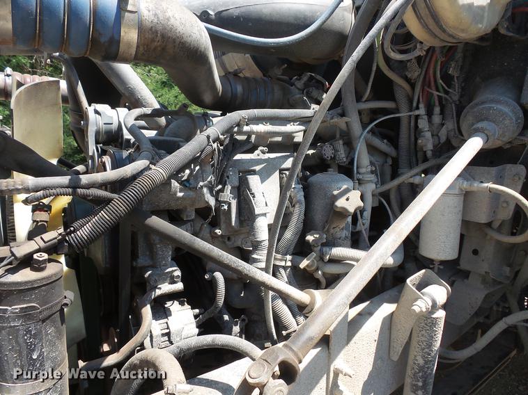 image for item DV9445 2005 Mack CXN613 semi truck