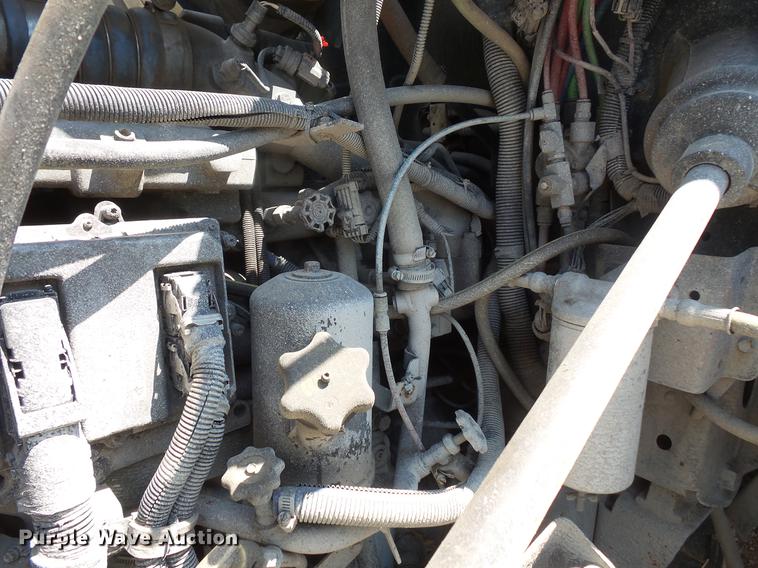 image for item DV9445 2005 Mack CXN613 semi truck