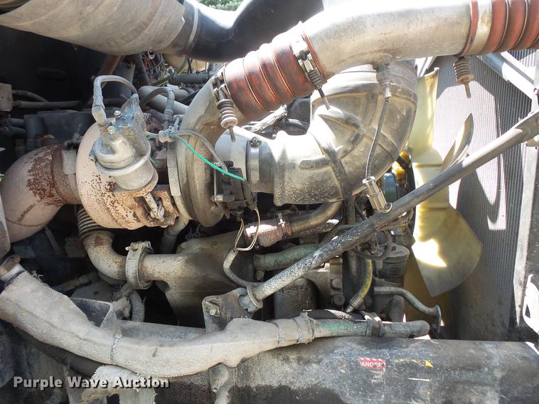 image for item DV9445 2005 Mack CXN613 semi truck