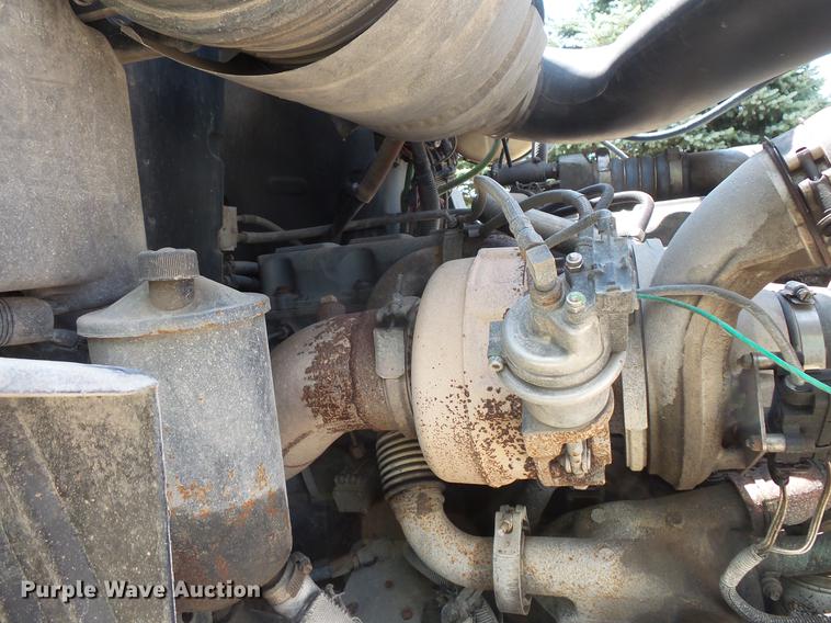 image for item DV9445 2005 Mack CXN613 semi truck