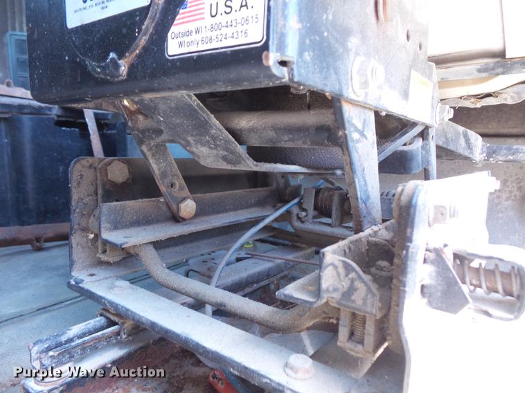 image for item DV9450 1995 International 9200 semi truck