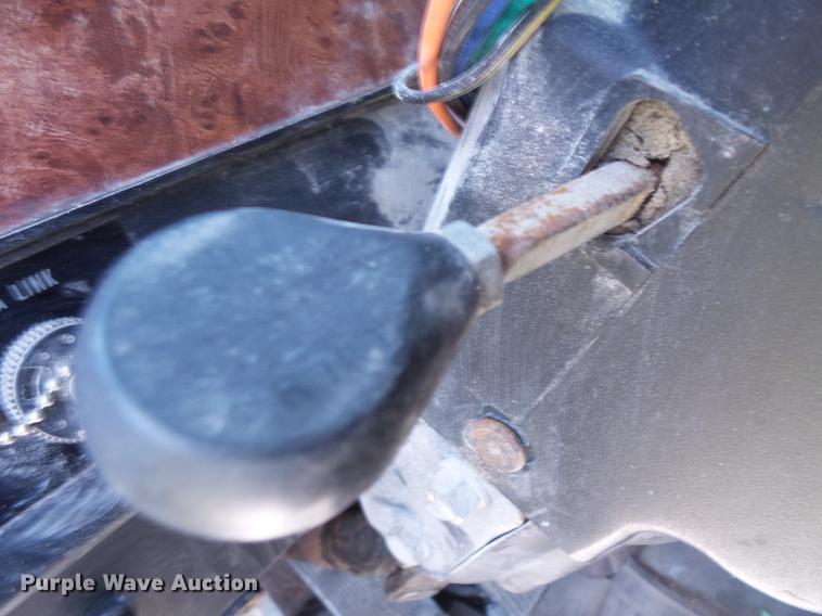 image for item DV9450 1995 International 9200 semi truck