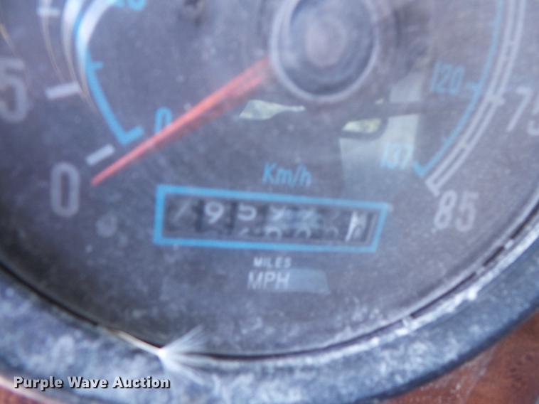 image for item DV9450 1995 International 9200 semi truck