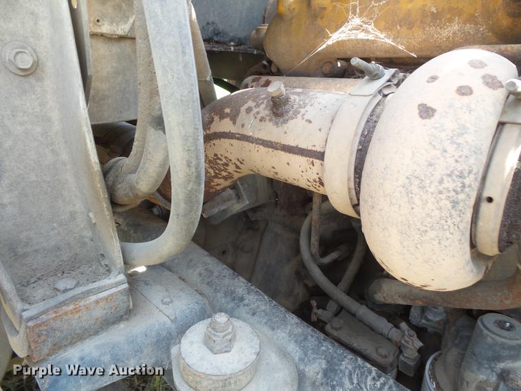 image for item DV9450 1995 International 9200 semi truck