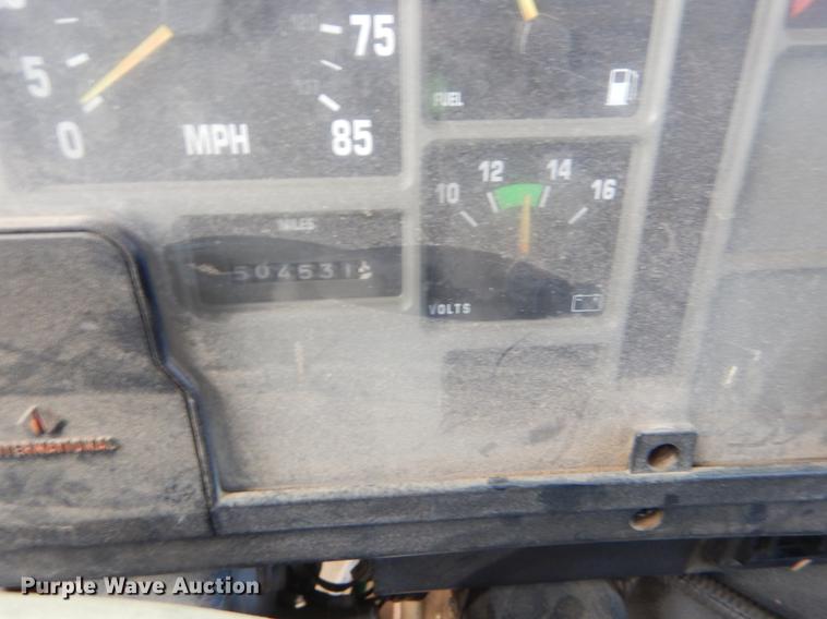 image for item EK9594 1993 International 8100 semi truck