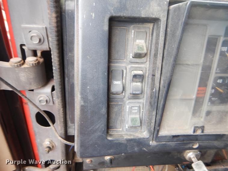 image for item EK9594 1993 International 8100 semi truck