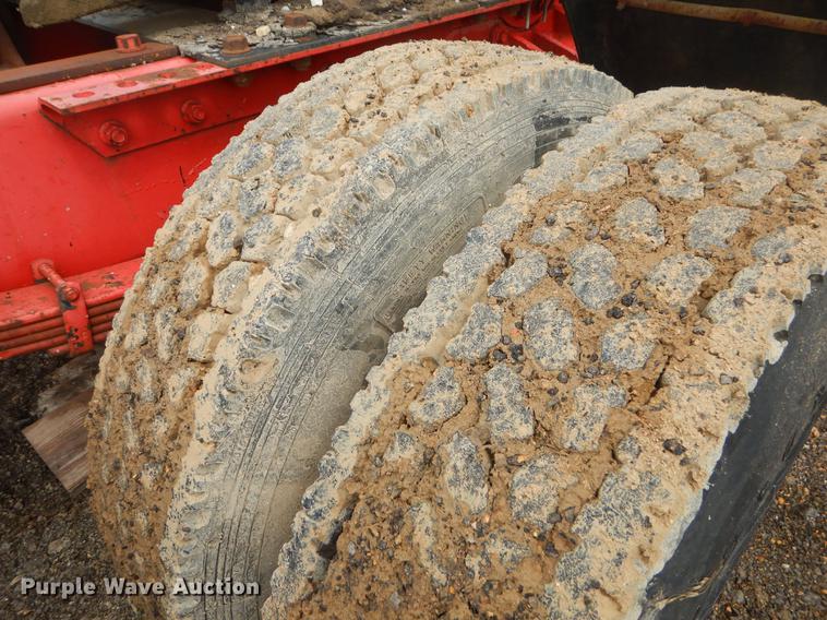 image for item EK9594 1993 International 8100 semi truck