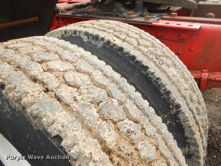 image for item EK9594 1993 International 8100 semi truck