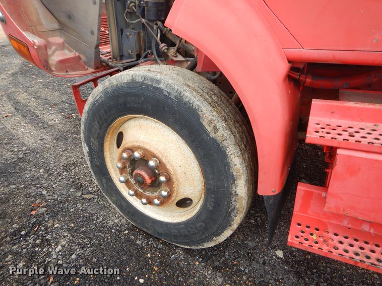 image for item EK9594 1993 International 8100 semi truck