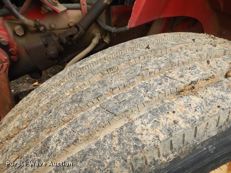 image for item EK9594 1993 International 8100 semi truck