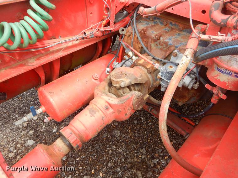 image for item EK9594 1993 International 8100 semi truck