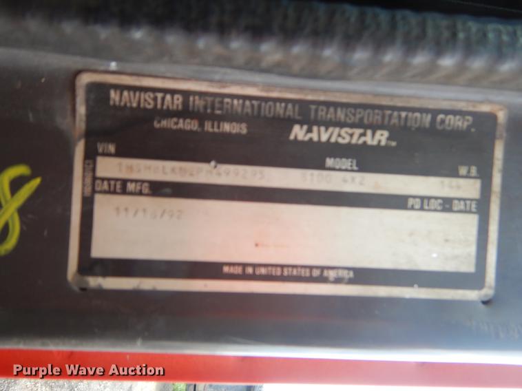 image for item EK9594 1993 International 8100 semi truck