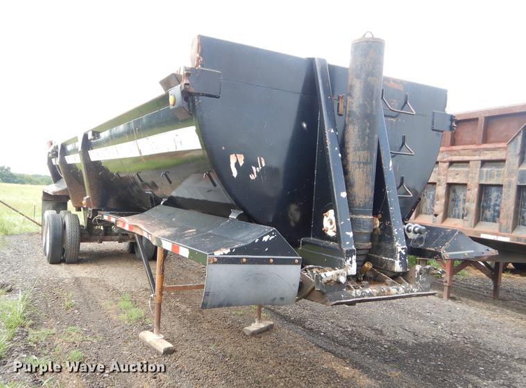 image for item EK9595 1997 Ranch end dump trailer