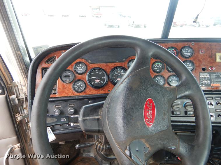 image for item EK9618 2005 Peterbilt 379 semi truck