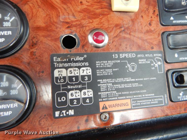 image for item EK9618 2005 Peterbilt 379 semi truck