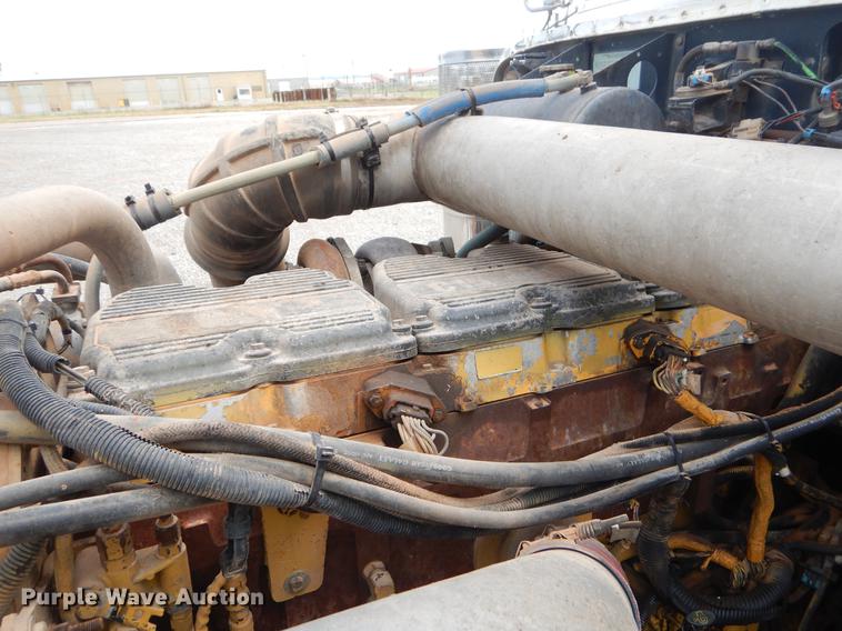 image for item EK9618 2005 Peterbilt 379 semi truck