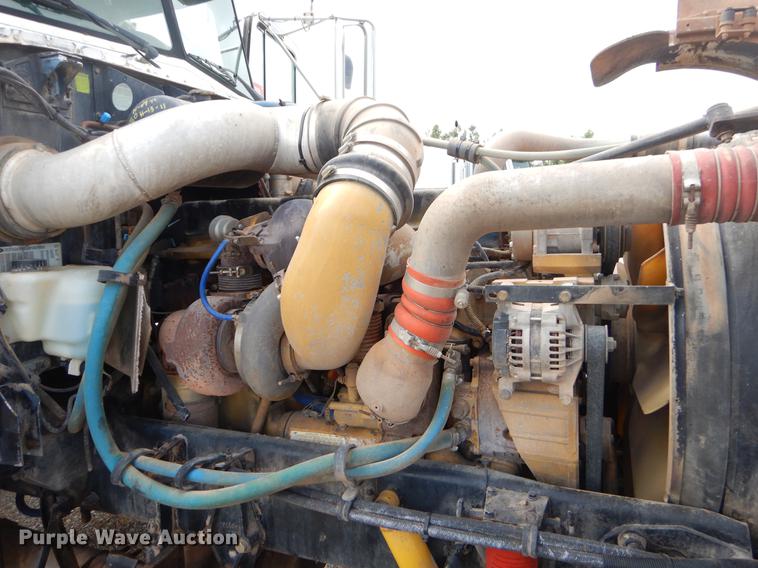 image for item EK9618 2005 Peterbilt 379 semi truck