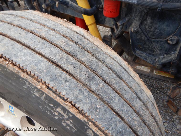 image for item EK9618 2005 Peterbilt 379 semi truck