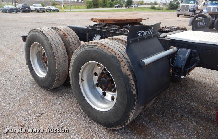 image for item EK9618 2005 Peterbilt 379 semi truck