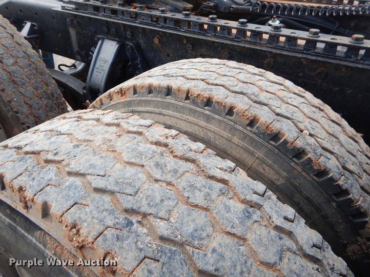 image for item EK9618 2005 Peterbilt 379 semi truck