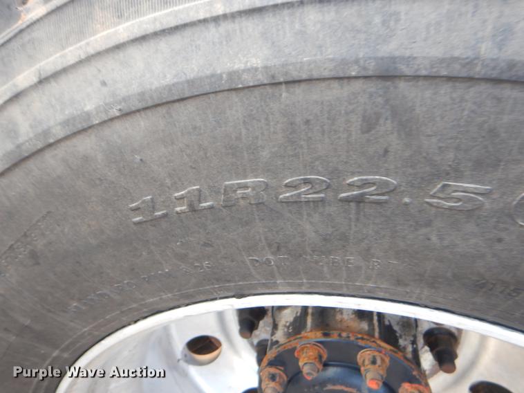 image for item EK9618 2005 Peterbilt 379 semi truck