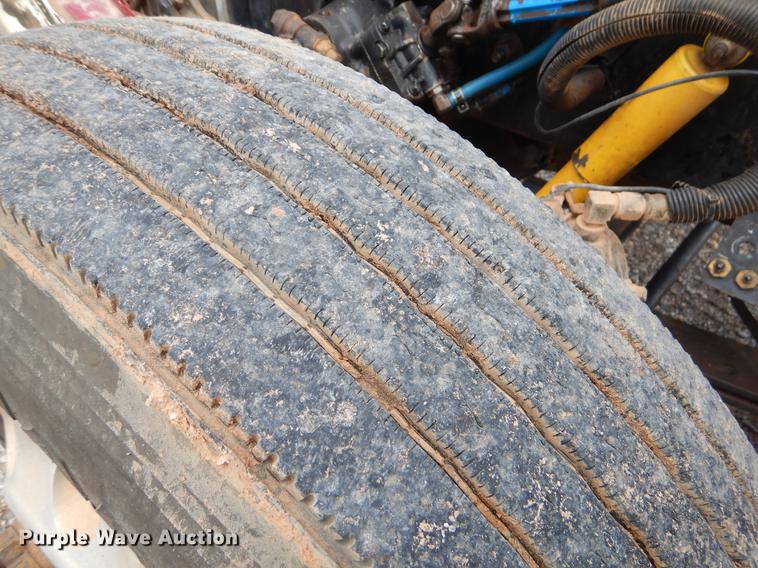 image for item EK9618 2005 Peterbilt 379 semi truck