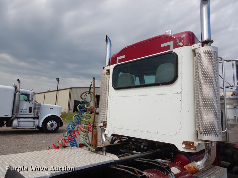 image for item EK9618 2005 Peterbilt 379 semi truck