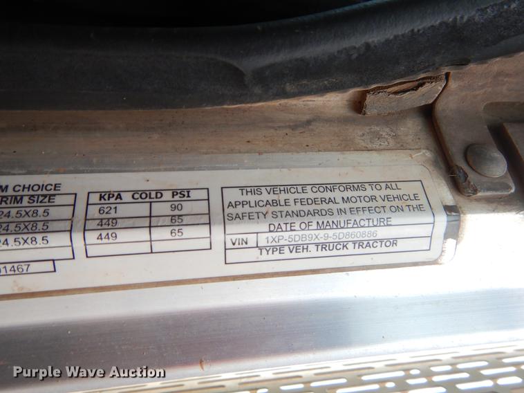 image for item EK9618 2005 Peterbilt 379 semi truck