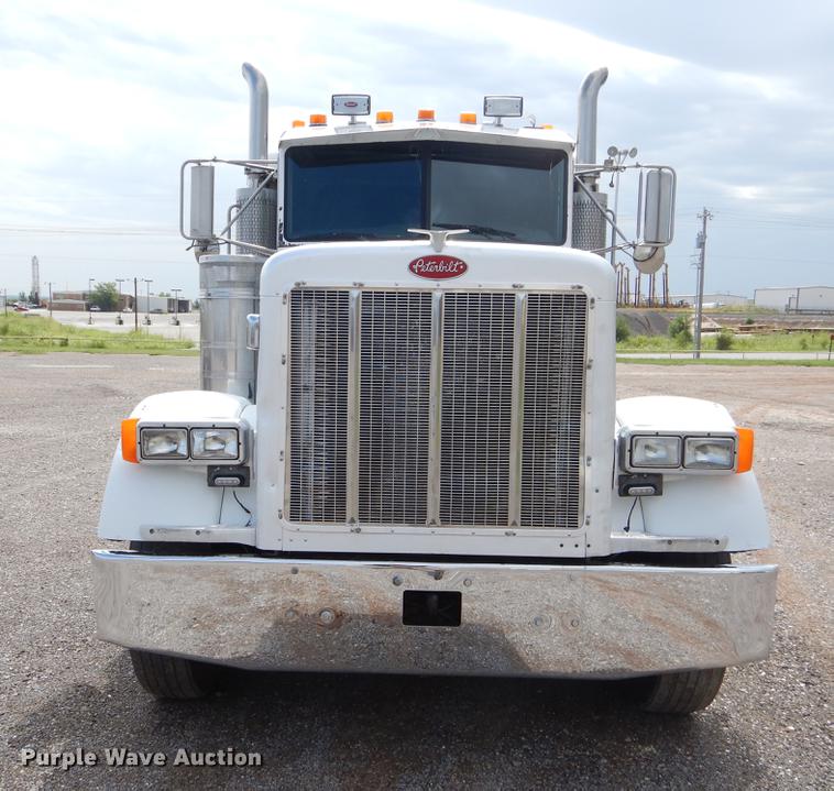 image for item EK9619 2004 Peterbilt 379 semi truck
