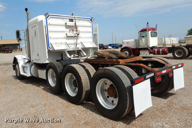 image for item EK9619 2004 Peterbilt 379 semi truck