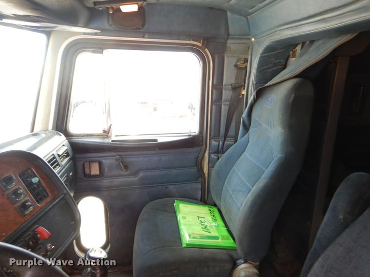 image for item EK9619 2004 Peterbilt 379 semi truck