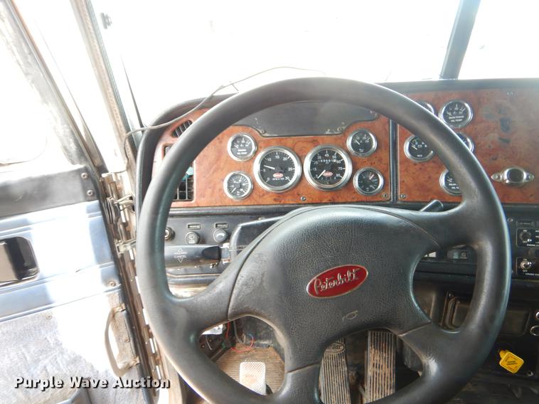 image for item EK9619 2004 Peterbilt 379 semi truck