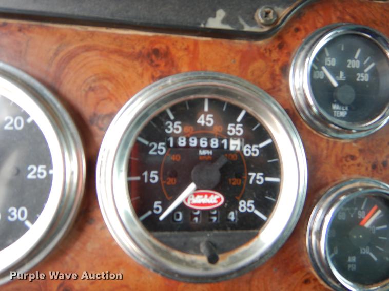 image for item EK9619 2004 Peterbilt 379 semi truck