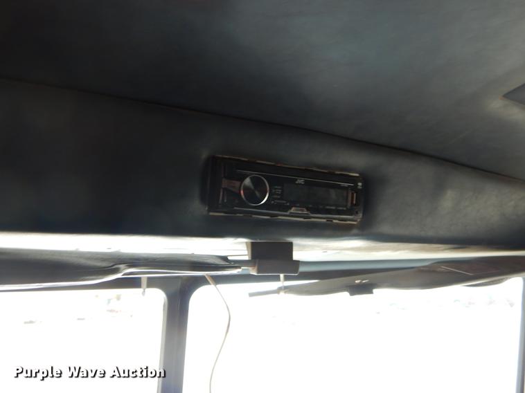 image for item EK9619 2004 Peterbilt 379 semi truck