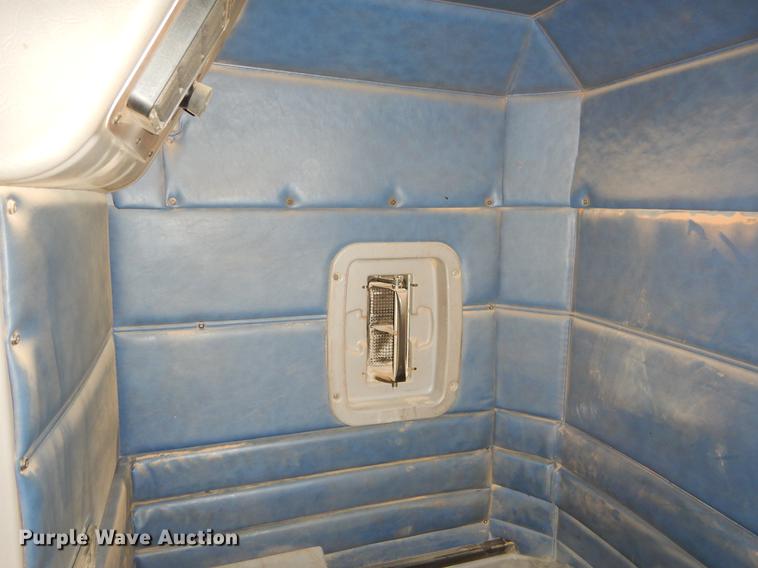 image for item EK9619 2004 Peterbilt 379 semi truck